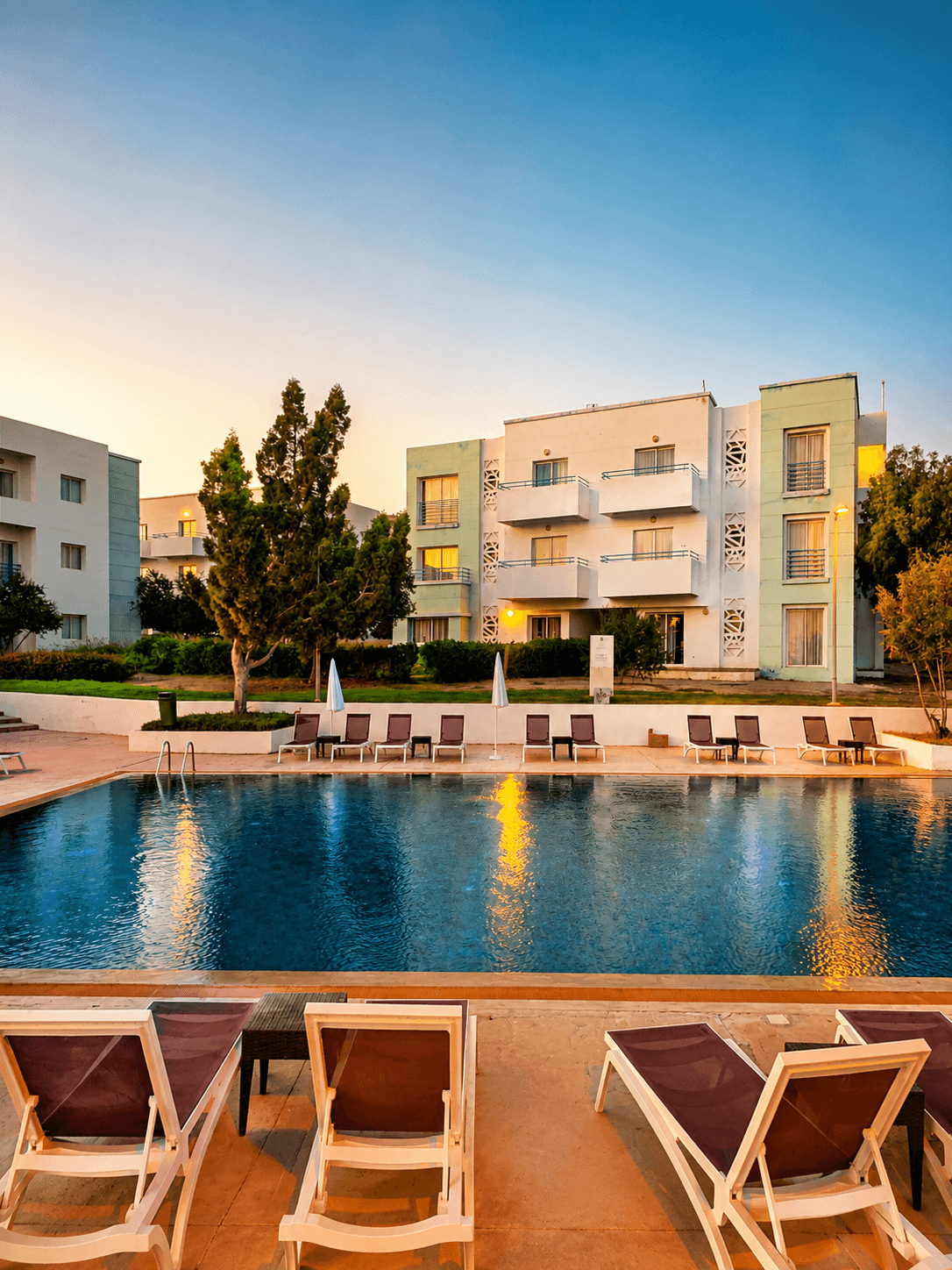 La piscine du village en fin de journée