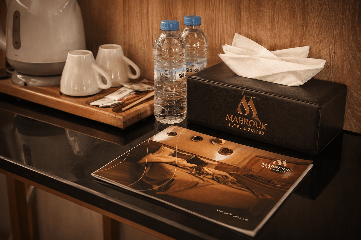 Le plateau d'accueil d'une chambre du Mabrouk Hôtel